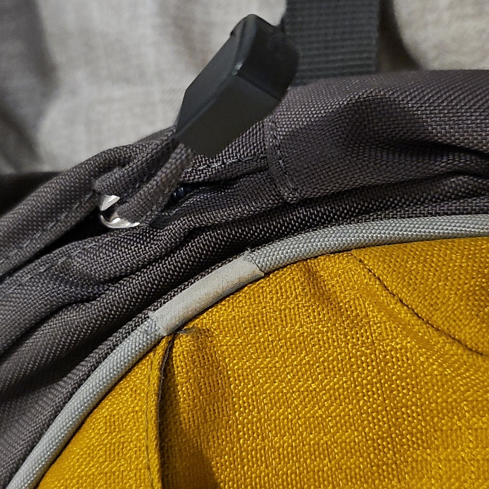 Osprey Yellow and Grey Veer Backwoods Sling Bag - Picture 2 of 6